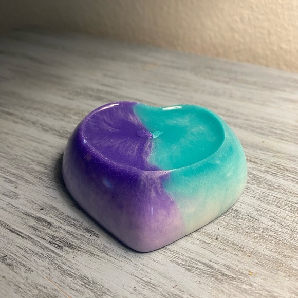 Tiedye Heart Dish - Teal Purple and White Jewelry or Trinket Tray - Handmade - Picture 10 of 11